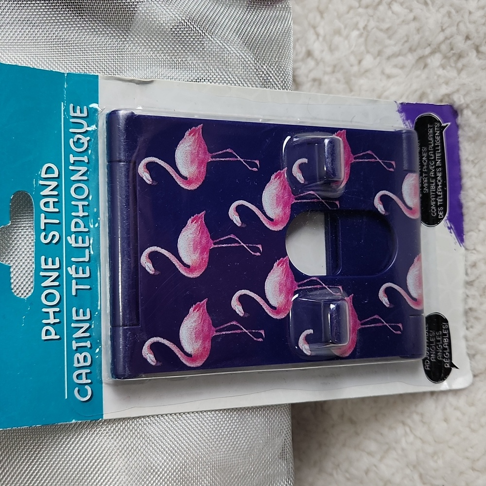 NWT Flamingos Adjustable Phone Stand